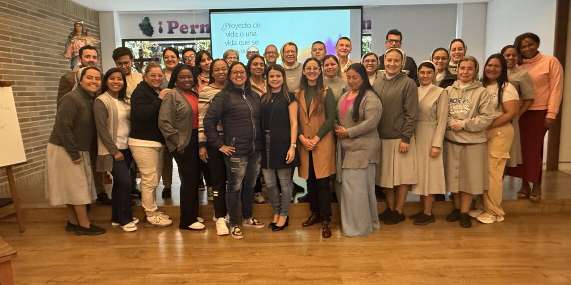 Anclados en la Esperanza: Educadores Salesianos al Servicio de los Jóvenes