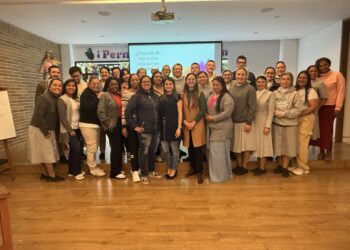 Anclados en la Esperanza: Educadores Salesianos al Servicio de los Jóvenes